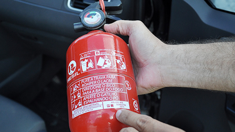Extintor de incêndio em carro deixará de ser obrigatório